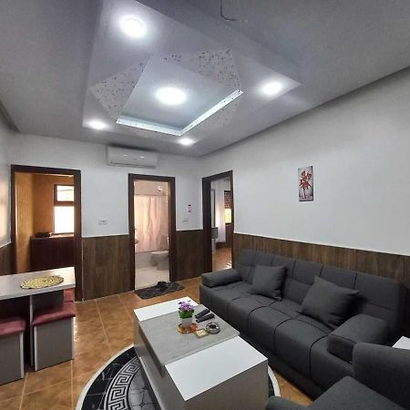 Al-Nujoom Hotel Suites アンマン エクステリア 写真