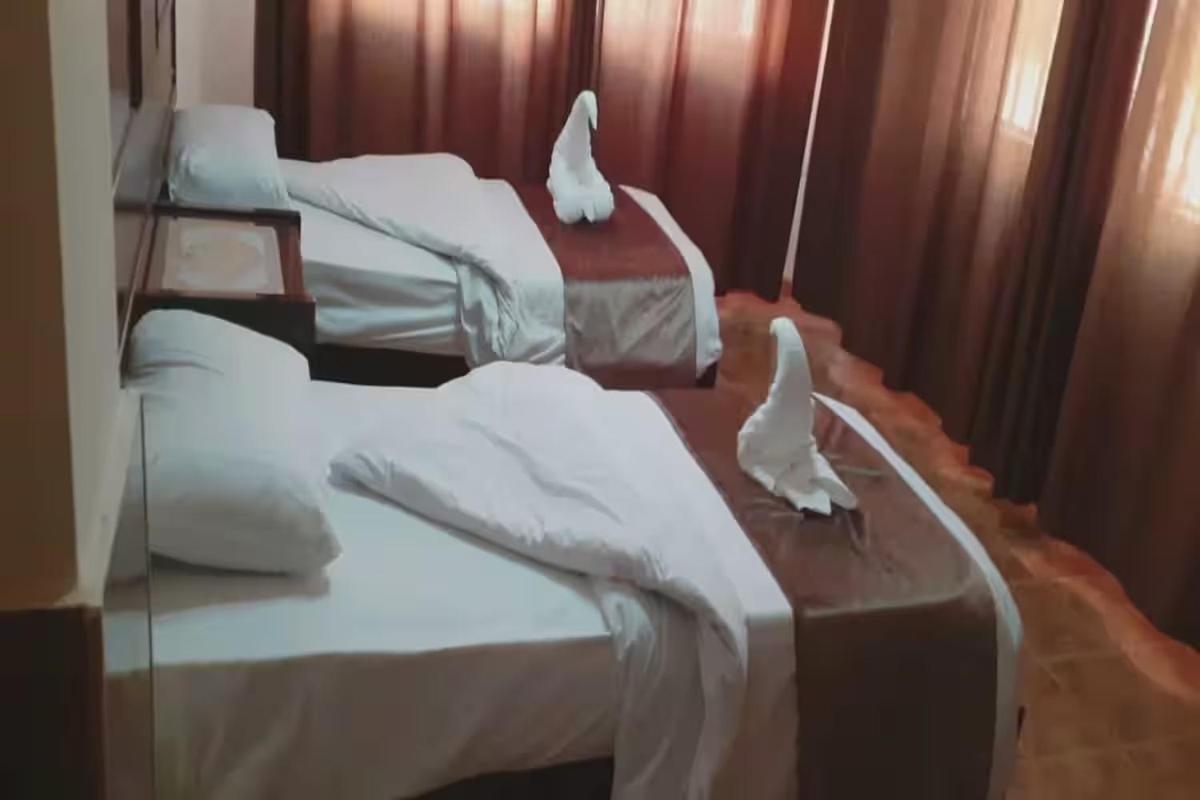 Al-Nujoom Hotel Suites アンマン エクステリア 写真