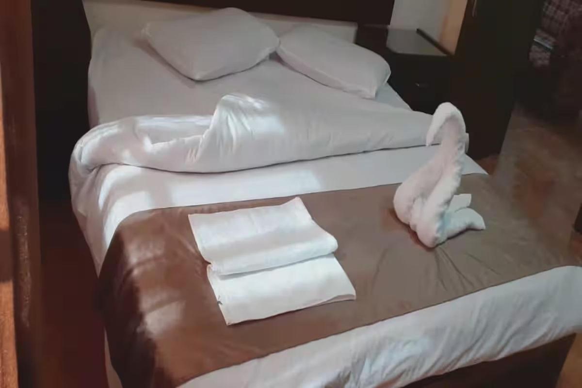 Al-Nujoom Hotel Suites アンマン エクステリア 写真