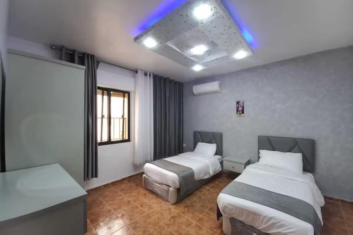Al-Nujoom Hotel Suites アンマン エクステリア 写真