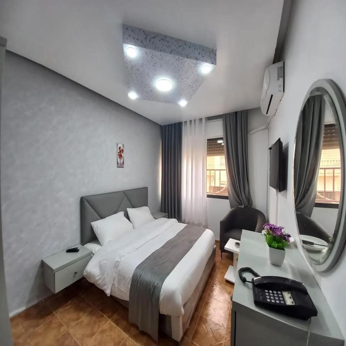Al-Nujoom Hotel Suites アンマン エクステリア 写真