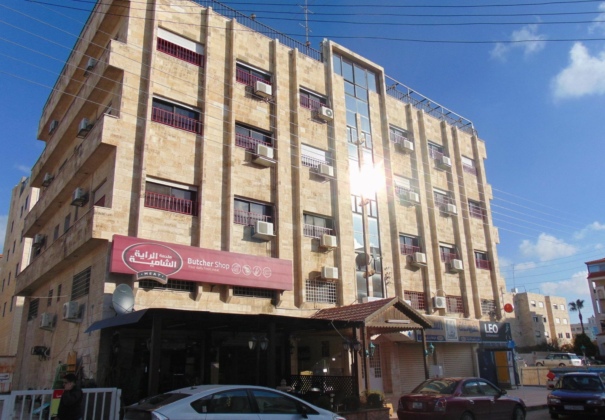 Al-Nujoom Hotel Suites アンマン エクステリア 写真