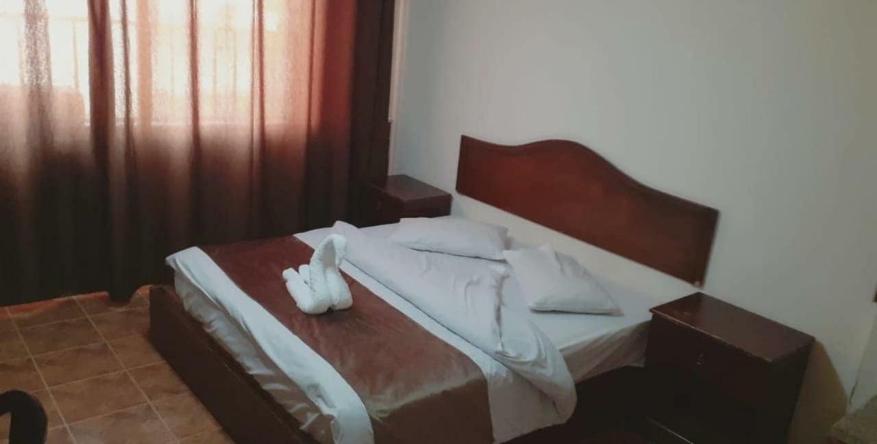 Al-Nujoom Hotel Suites アンマン エクステリア 写真