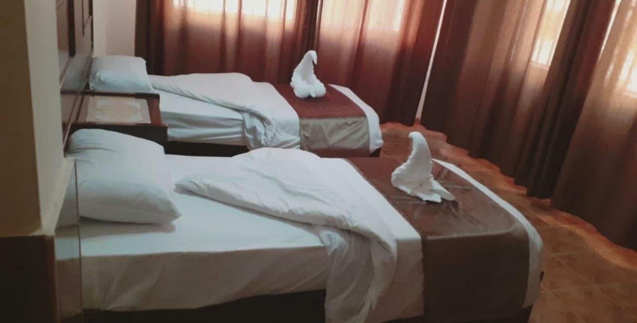 Al-Nujoom Hotel Suites アンマン エクステリア 写真